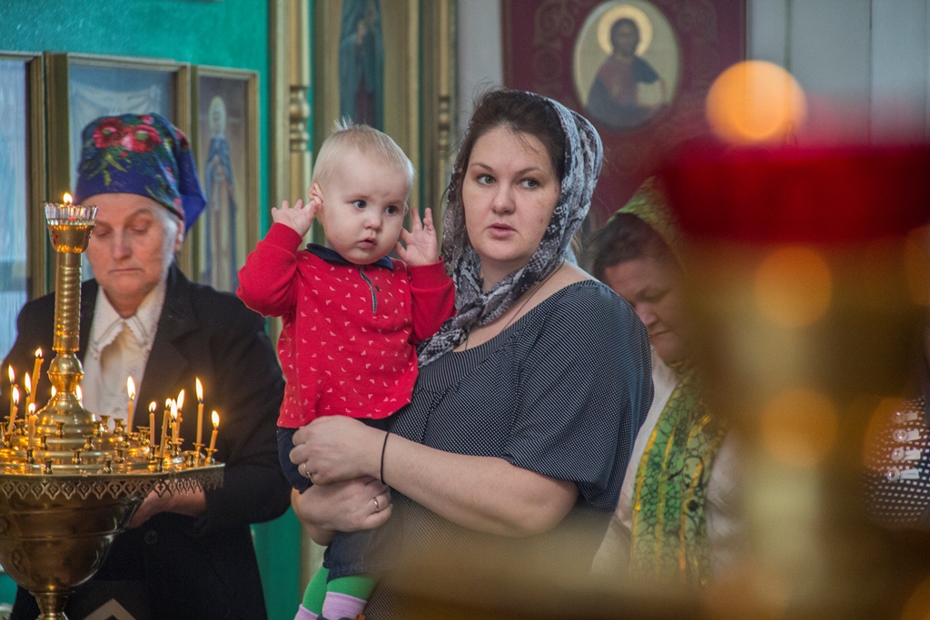 Митрополит Александр совершил Божественную Литургию в храме святителя и чудотворца Николая г. Талгар