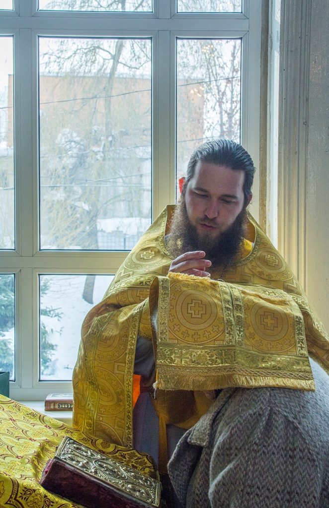 Митрополит Александр совершил Божественную Литургию в храме святителя и чудотворца Николая г. Талгар